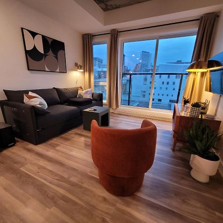 Condo Mid-Century Modern Style - Pool/Terrace Квебек Экстерьер фото