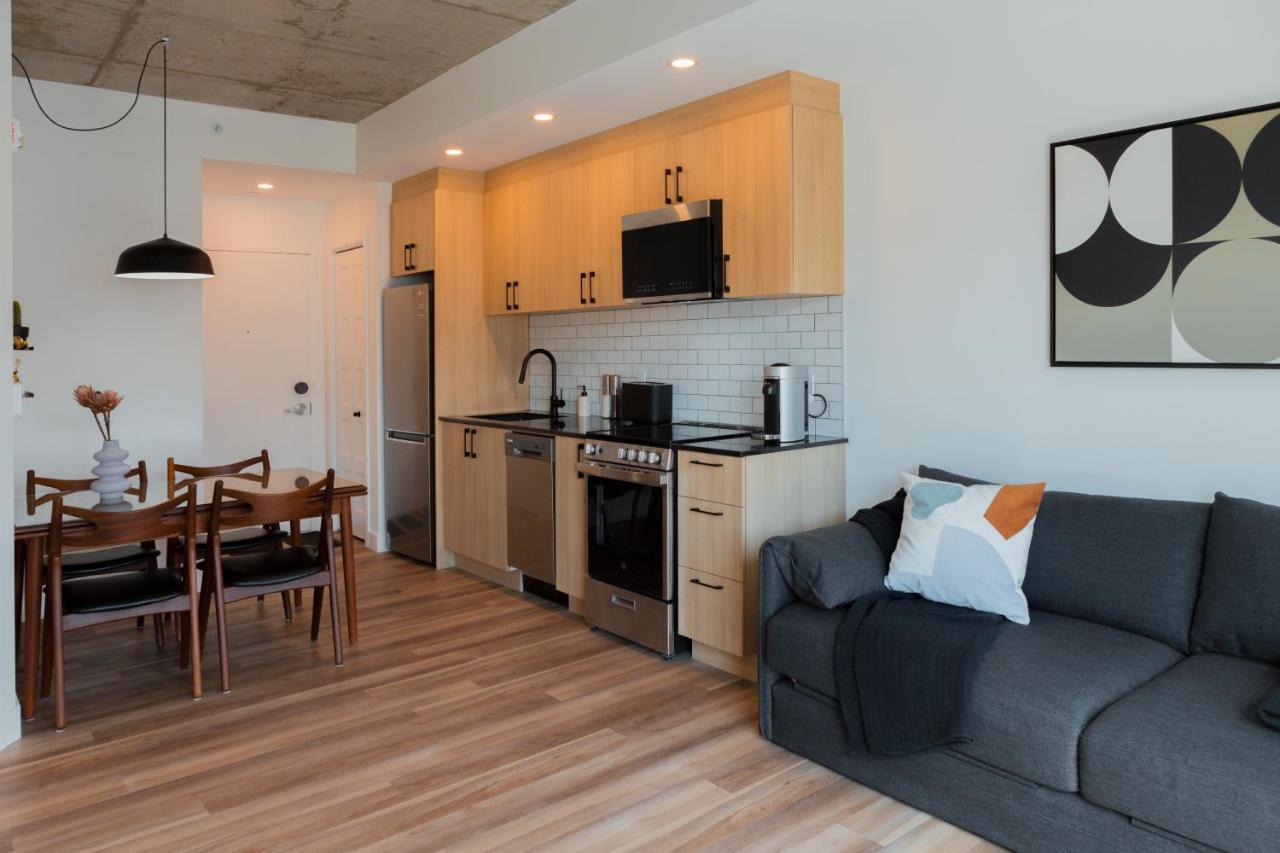 Condo Mid-Century Modern Style - Pool/Terrace Квебек Экстерьер фото
