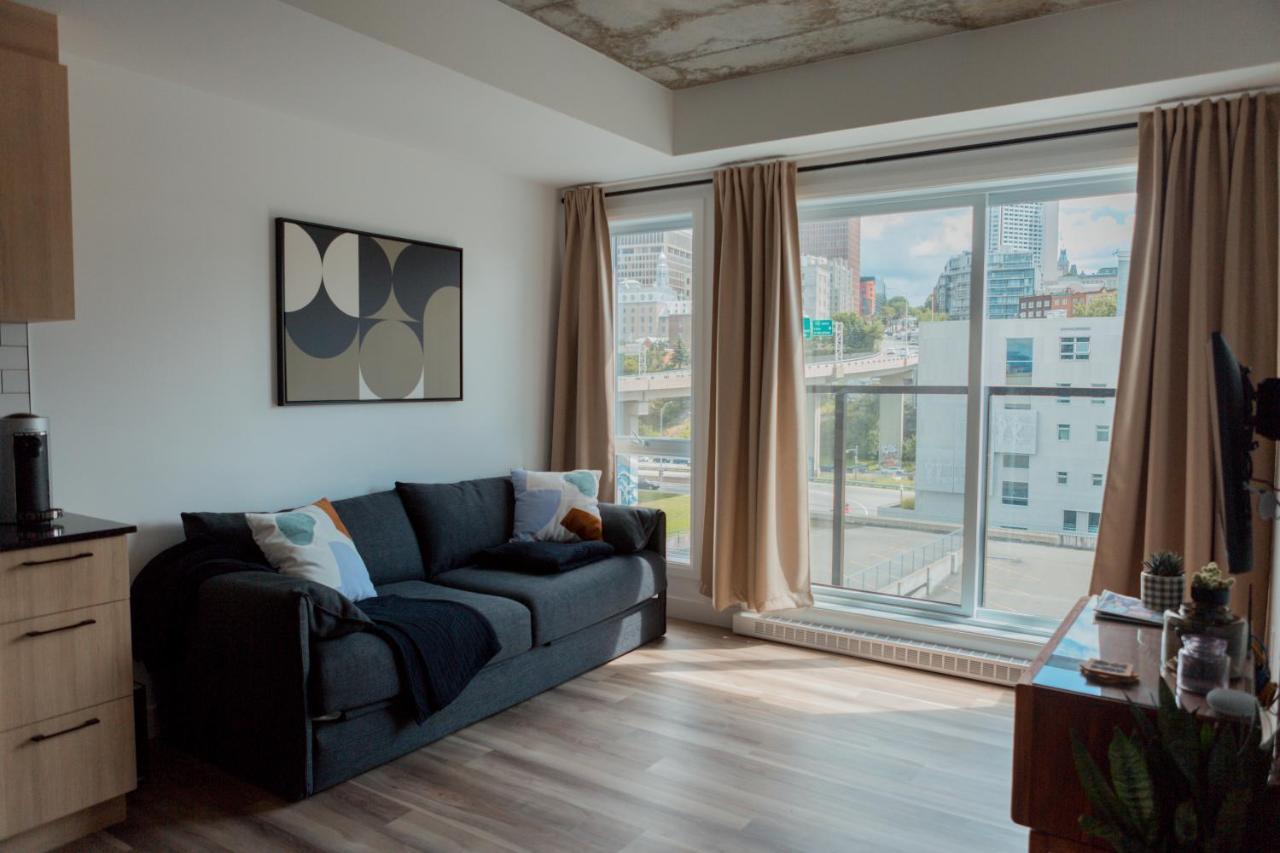 Condo Mid-Century Modern Style - Pool/Terrace Квебек Экстерьер фото