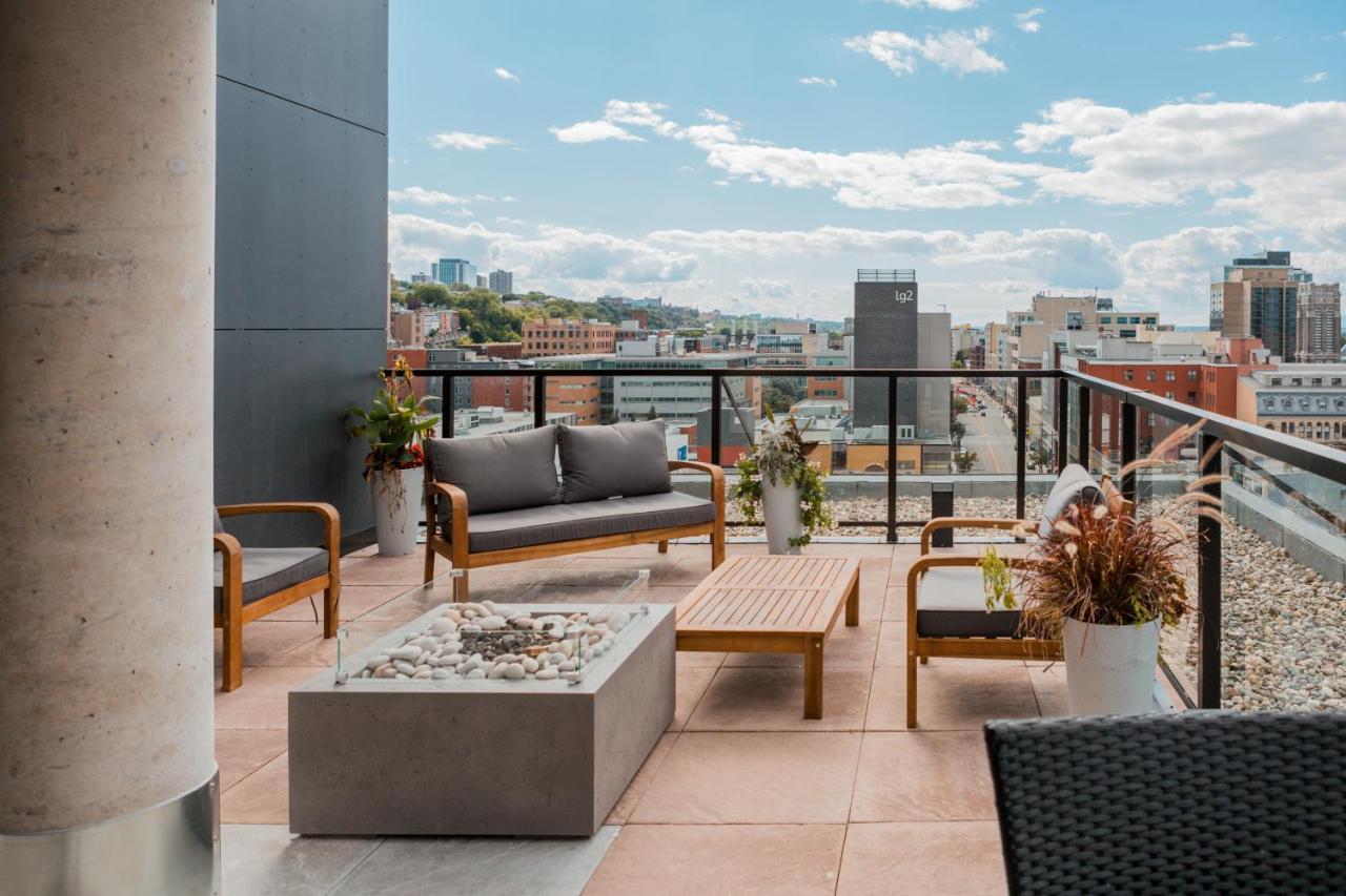 Condo Mid-Century Modern Style - Pool/Terrace Квебек Экстерьер фото