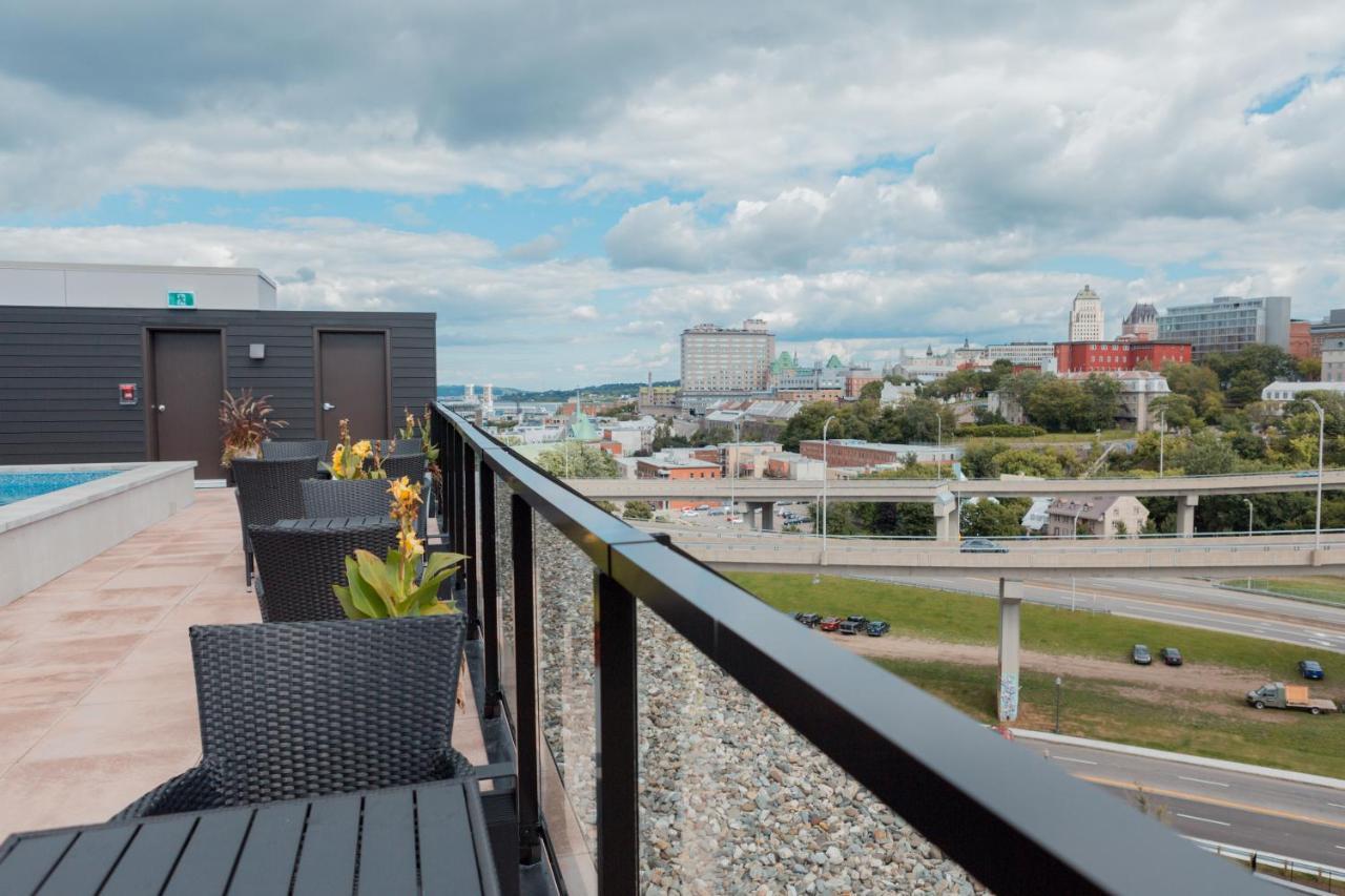 Condo Mid-Century Modern Style - Pool/Terrace Квебек Экстерьер фото