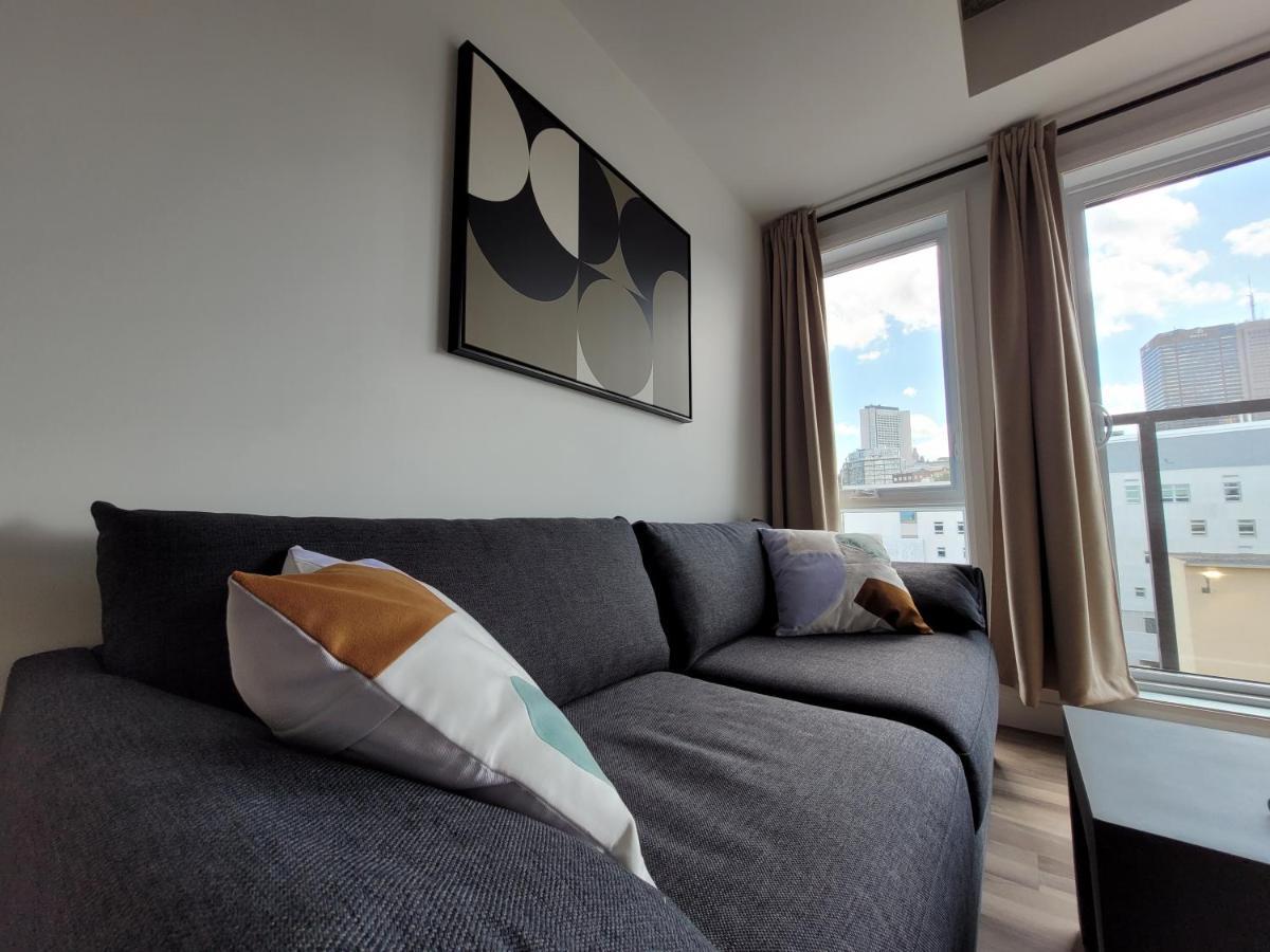 Condo Mid-Century Modern Style - Pool/Terrace Квебек Экстерьер фото